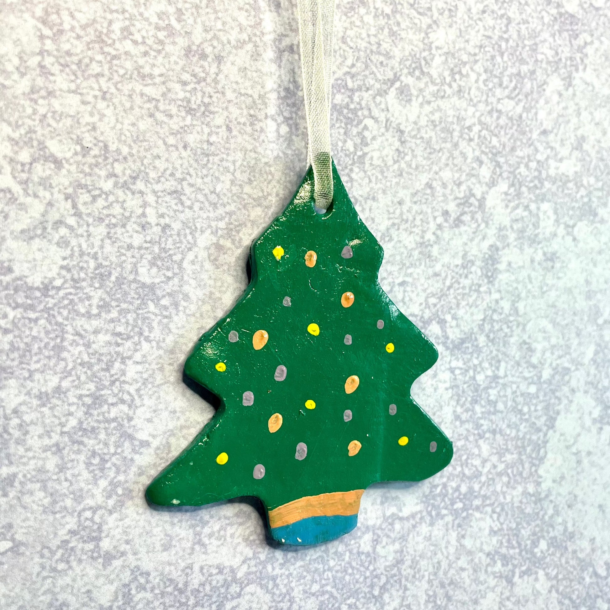 Christmas tree ornament 